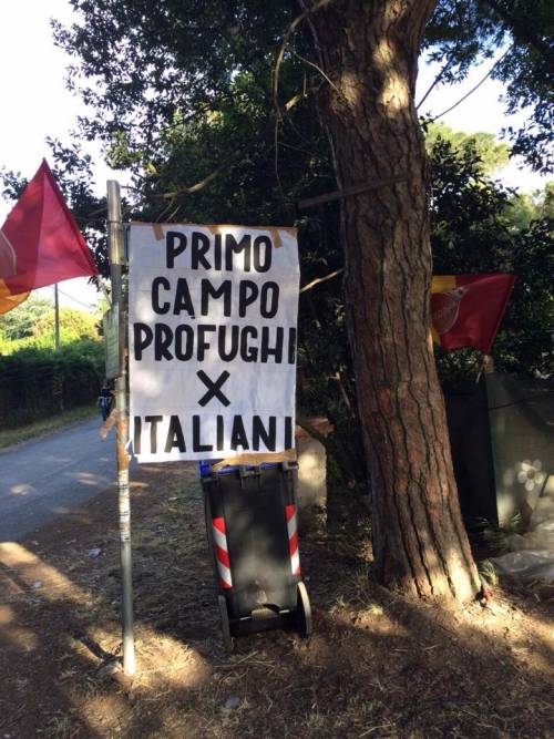 Profughi, "Renzi e Marino vogliono fare un campo di concentramento"