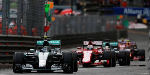 Gp Monaco, l'ordine di scuderia a Rosberg: "Fai passare Hamilton"