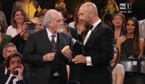 Premi tv 2015, ancora frecciatine al veleno tra Striscia e Masterchef