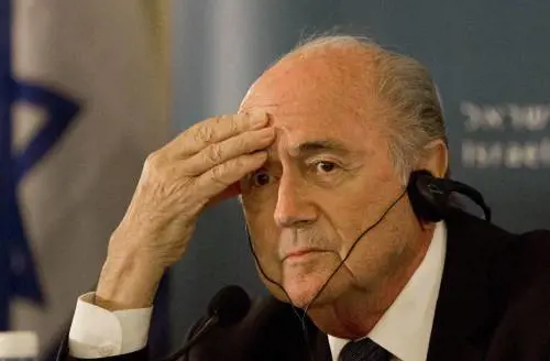 Blatter incollato alla poltrona della Fifa