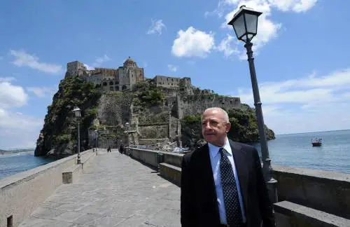 "La Severino è superabile". Ora Renzi benedice De Luca