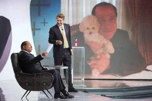 Berlusconi avverte: "Dove c'è la sinistra tutto costa di più"