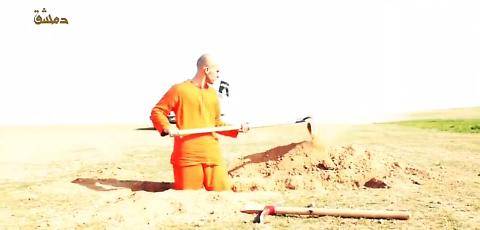 Isis: prigioniero decapitato dopo aver scavato la fossa