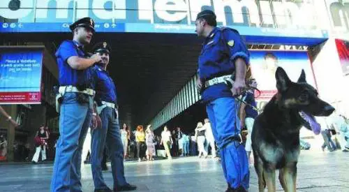 Giovane rapito e violentato da tre africani