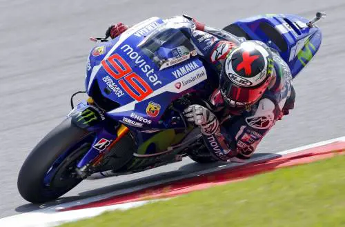Lorenzo trionfa a Brno, Rossi terzo