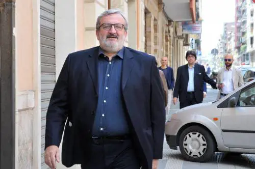 Emiliano schernisce Alfano: "Fa tenerezza. Dovrebbe iscriversi al Pd"
