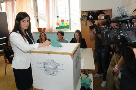 Emiliano: "Apro al M5S"
