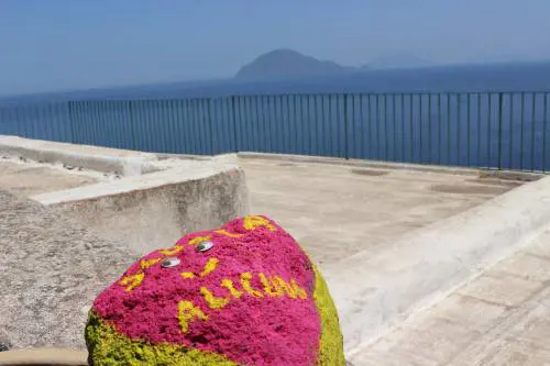 Alicudi, tra muli ed ecologia: l'istituto più piccolo d'Europa