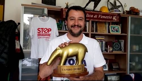 Ecco il tapiro di Salvini agli elettori di sinistra: "Votate per le tasse"