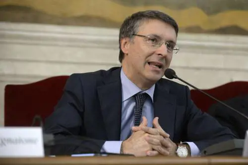 Ora tutti scoprono che la legge non funziona. Si svegliano il Pd e il commissario Cantone