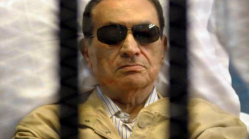 Egitto, assoluzione annullata. Processo da rifare per Mubarak