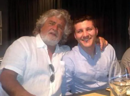Il sindaco grillino si aumenta lo stipendio