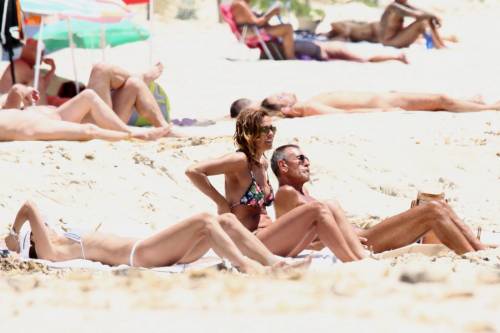 Il topless di Cristina Parodi a Formentera