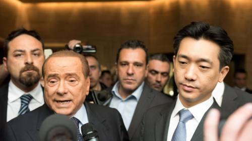 La svolta di Berlusconi: ceduto un pezzo di Milan