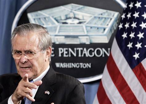 Guerra in Iraq, il "falco" Rumsfeld ora scarica Bush