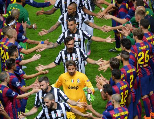 Marchisio lotta dovunque Tevez e Vidal, brutta serata