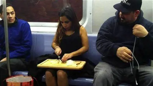 Cose strane che possono accadere in metropolitana