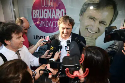 Venezia, Brugnaro neosindaco. Comincia il dopo Mose