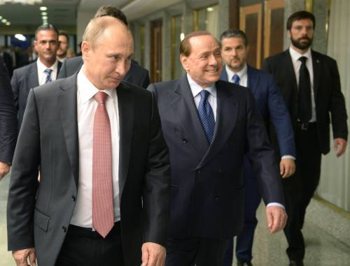 Berlusconi rassicura Putin: "Mozione contro le sanzioni"