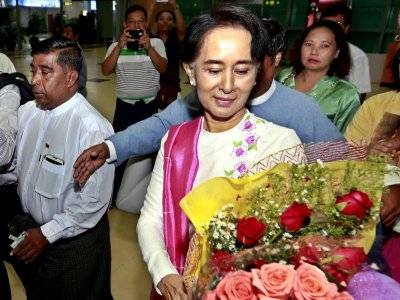 Visita storica di Aung San Suu Kyi a Pechino