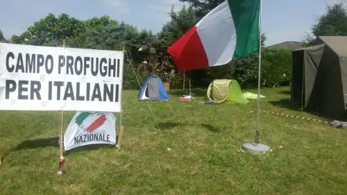 Udine, la destra organizza campo profughi per italiani