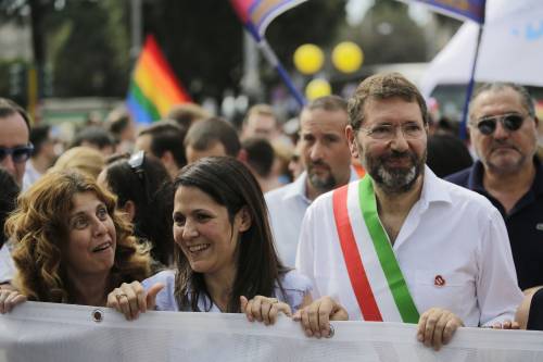 Roma, la consigliera Pd  contro il Gay Pride, Sel: "Vada a dire il rosario"