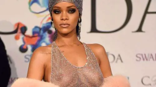 Rihanna e Benzema a cena insieme: voci sul loro amore