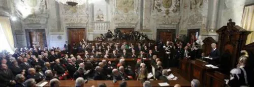 Corruzione, vendevano documenti del Consiglio di Stato: un arrestato e 20 avvocati indagati