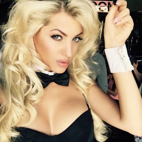 Playmate dell'anno Germania: il 2015 è della bionda Sarah Nowak
