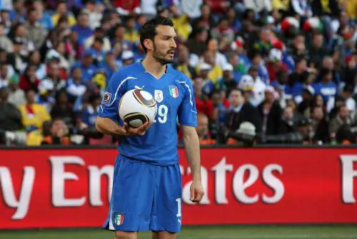 Da Gigi Meroni a Zambrotta, quel ramo del lago del calcio