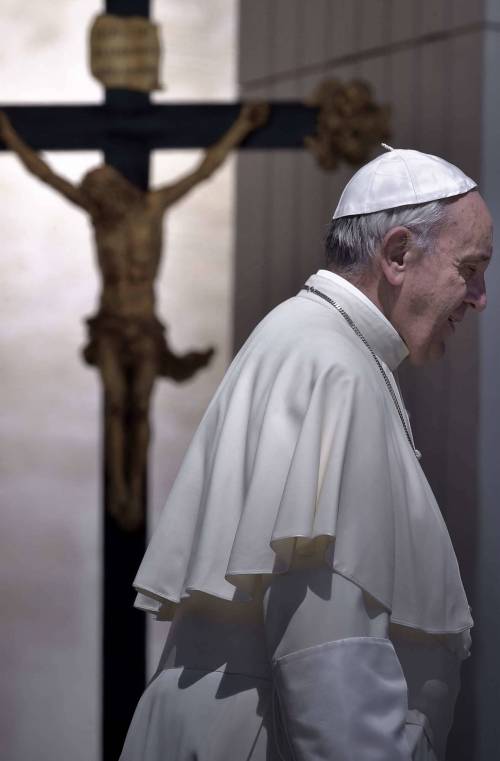 Inchiesta su Medjugorje, il Papa prende tempo: "Deciderò dopo l'estate"