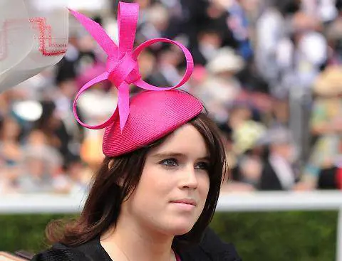 Eugenia, la nipote della Regina Elisabetta e la festa con sette nani