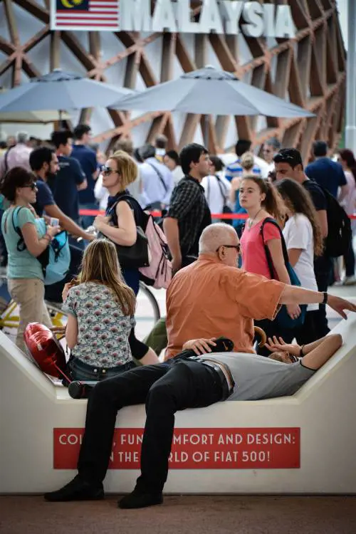 Renzi: "Ingressi scontati per gli anziani" a Expo