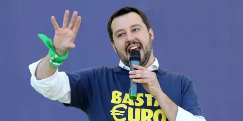 Salvini: "Sofri alle carceri? Ora Schettino ai trasporti"