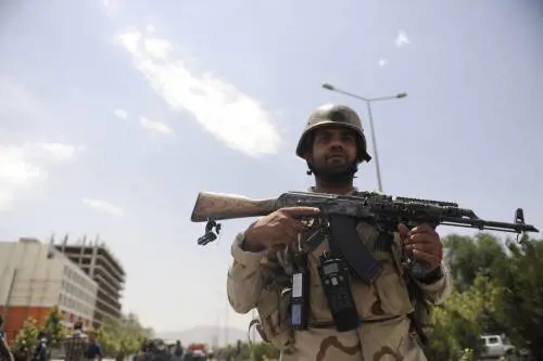 Afghanistan, paura a Kabul. Un attacco kamikaze vicino all'ambasciata Usa