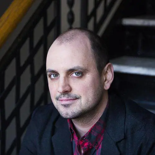 "L'America ha l'Alzheimer, non ricorda il suo passato"