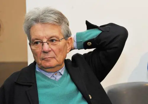Sofri tra gli "esperti" di Renzi per riformare le carceri: scoppia la polemica e lui rinuncia