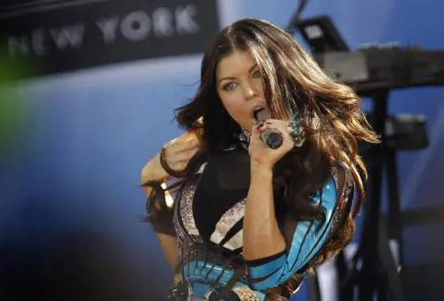 Fergie, sexy dopo la gravidanza: "È merito del ballo"