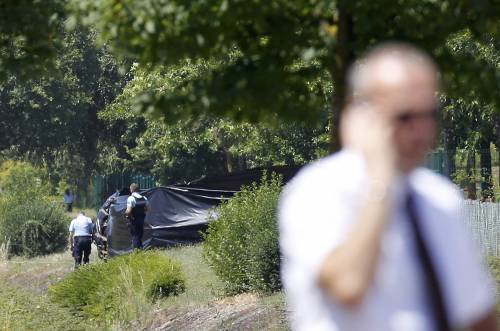 Francia, attacco di matrice islamica. Un morto, 2 feriti. Uomo decapitato