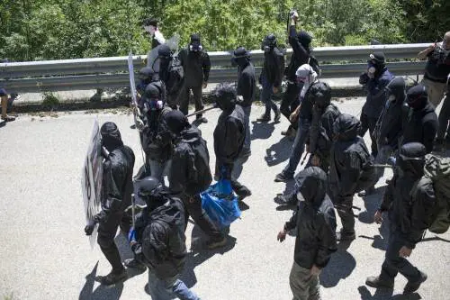 Ancora black bloc contro la Tav. Il Siap avverte: "Deriva terroristica"