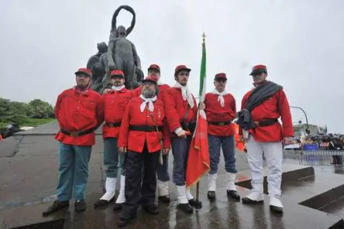 La Pinotti piange miseria ma dà ancora soldi ai reduci garibaldini