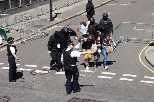 A Londra maxi-esercitazione contro gli attentati terroristici: ma in Italia cosa facciamo?