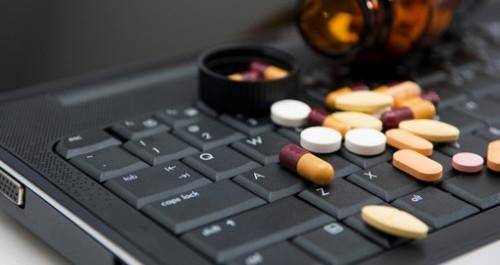 Farmaci: da settembre il "bugiardino" diventa digitale