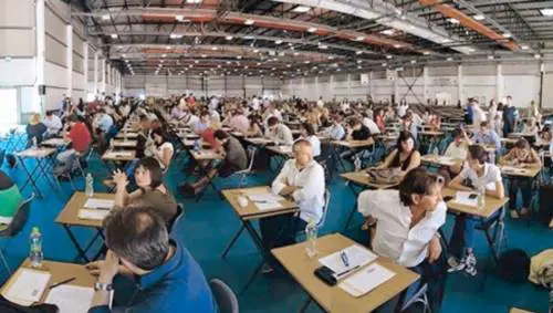 Concorsi pubblici: stop al voto minimo di laurea