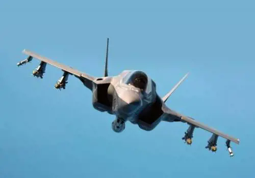 L'azienda americana: "F-35 sconfitto? Menzogne, ecco la verità"