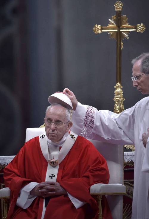 Bombole d'ossigeno e ambulanza, così il Papa visiterà il Sudamerica