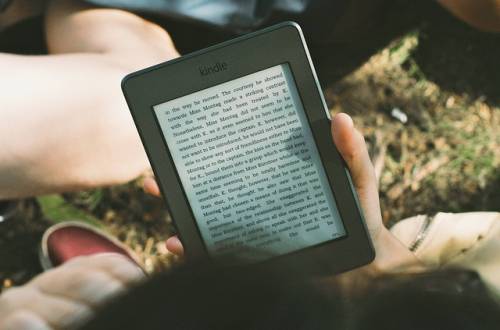 Gli autori erotici di Kindle contro Amazon