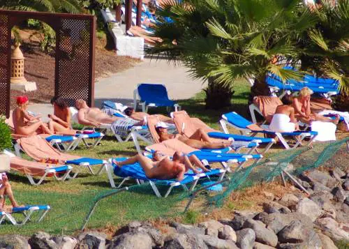 Galateo del nudismo: come si flirta senza vestiti
