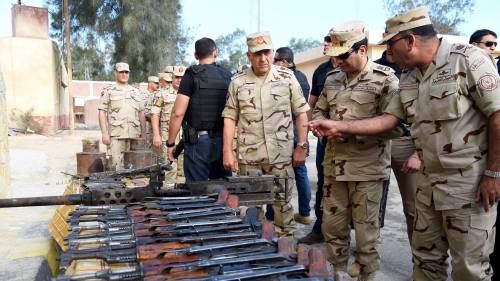 Sisi in visita in Sinai dopo l'offensiva dei jihadisti