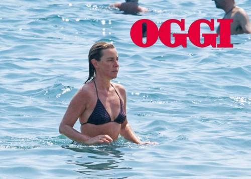 La Mogherini al mare mentre la Grecia votata per il referendum